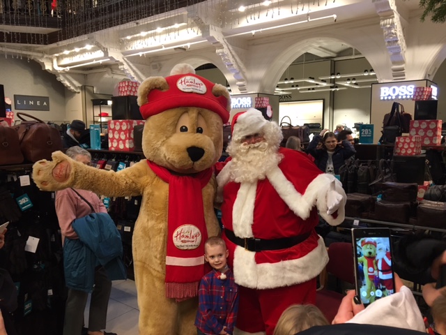 Little Star Helps Light Up Famous Jenners Christmas Tree Reports Charity PR